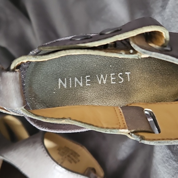 New In Box Nine West Silver Heels Size 10.5m - Picture 6 of 9